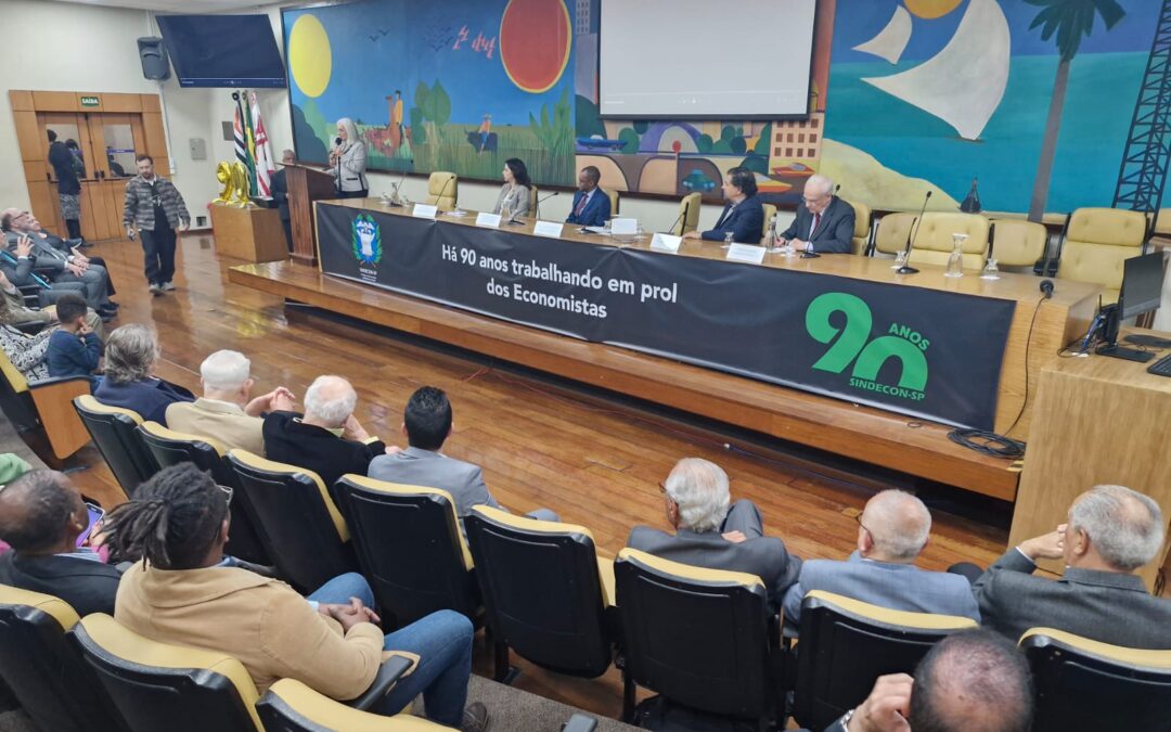 Sindecon-SP celebra 90 anos em uma noite de homenagens e fortalecimento da categoria
