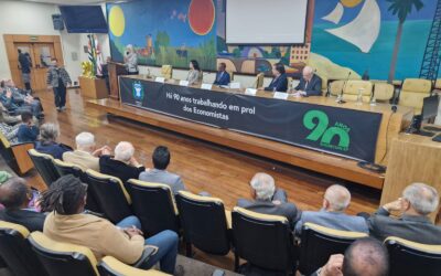 Sindecon-SP celebra 90 anos em uma noite de homenagens e fortalecimento da categoria