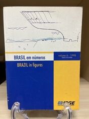 A coleção Brasil em Números é uma obra de referência dedicada a sistematizar, interpretar e contextualizar dados estatísticos sobre a realidade brasileira, combinando informações quantitativas com análise econômica, social e institucional. Seu objetivo central é traduzir números em diagnóstico, oferecendo uma visão abrangente do país ao longo do tempo.