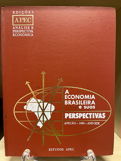 A coleção “A Economia Brasileira e Suas Perspectivas”, publicada pela APEC Editora, é uma série de volumes que reúnem estudos, análises e dados sobre a economia do Brasil em diferentes momentos históricos. Cada volume é composto por artigos escritos por economistas e especialistas que examinam: Situação da economia nacional em períodos específicos, Políticas econômicas adotadas, Setores da economia, Perspectivas de curto, médio e longo prazo e Contribuições acadêmicas e políticas públicas.