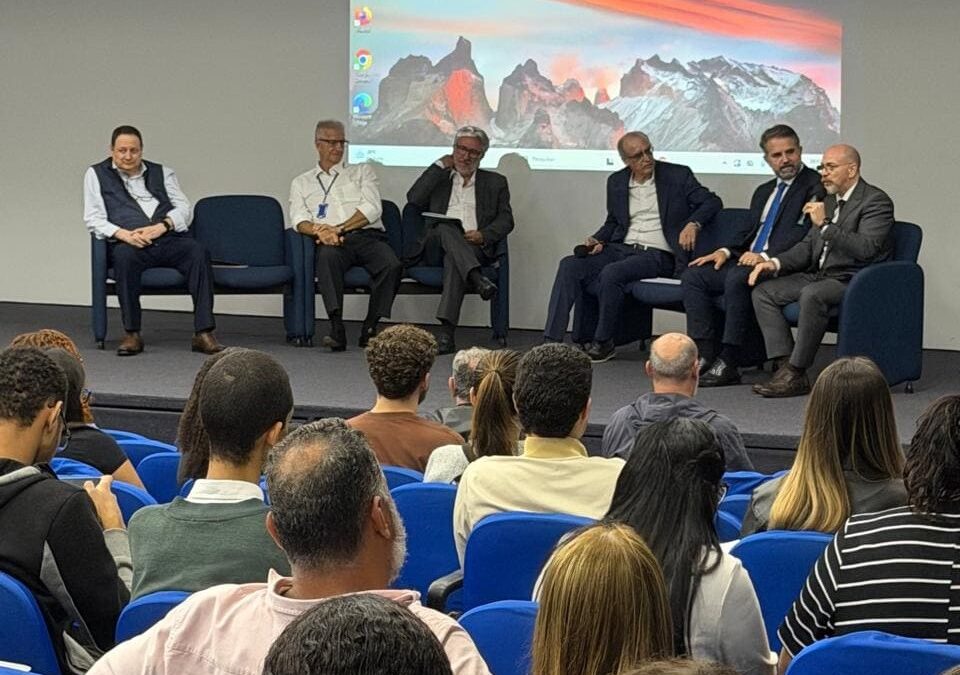 Reforma tributária abre novas oportunidades para profissionais, destaca presidente do Corecon-SP