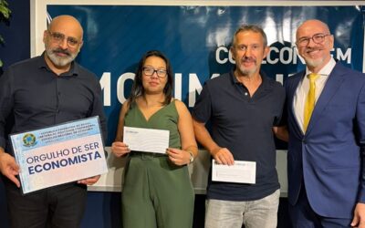 Entrega de carteiras profissionais reúne novos economistas no Corecon-SP