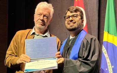Corecon-SP participa da colação de grau da FGV EESP e homenageia destaque da turma de Ciências Econômicas
